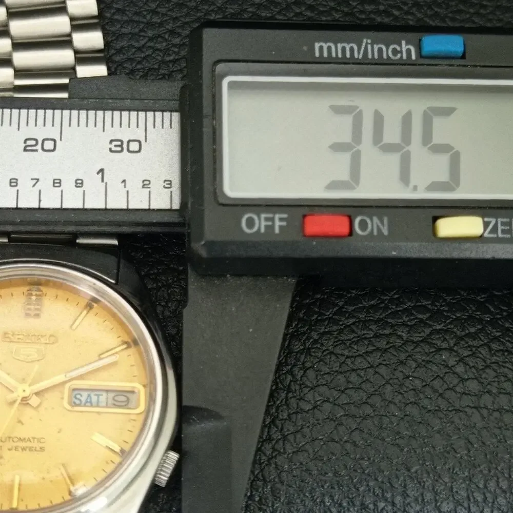 Vintage 1977 Seiko Automatic Mens Silver Watch W/daydate & Gold accents